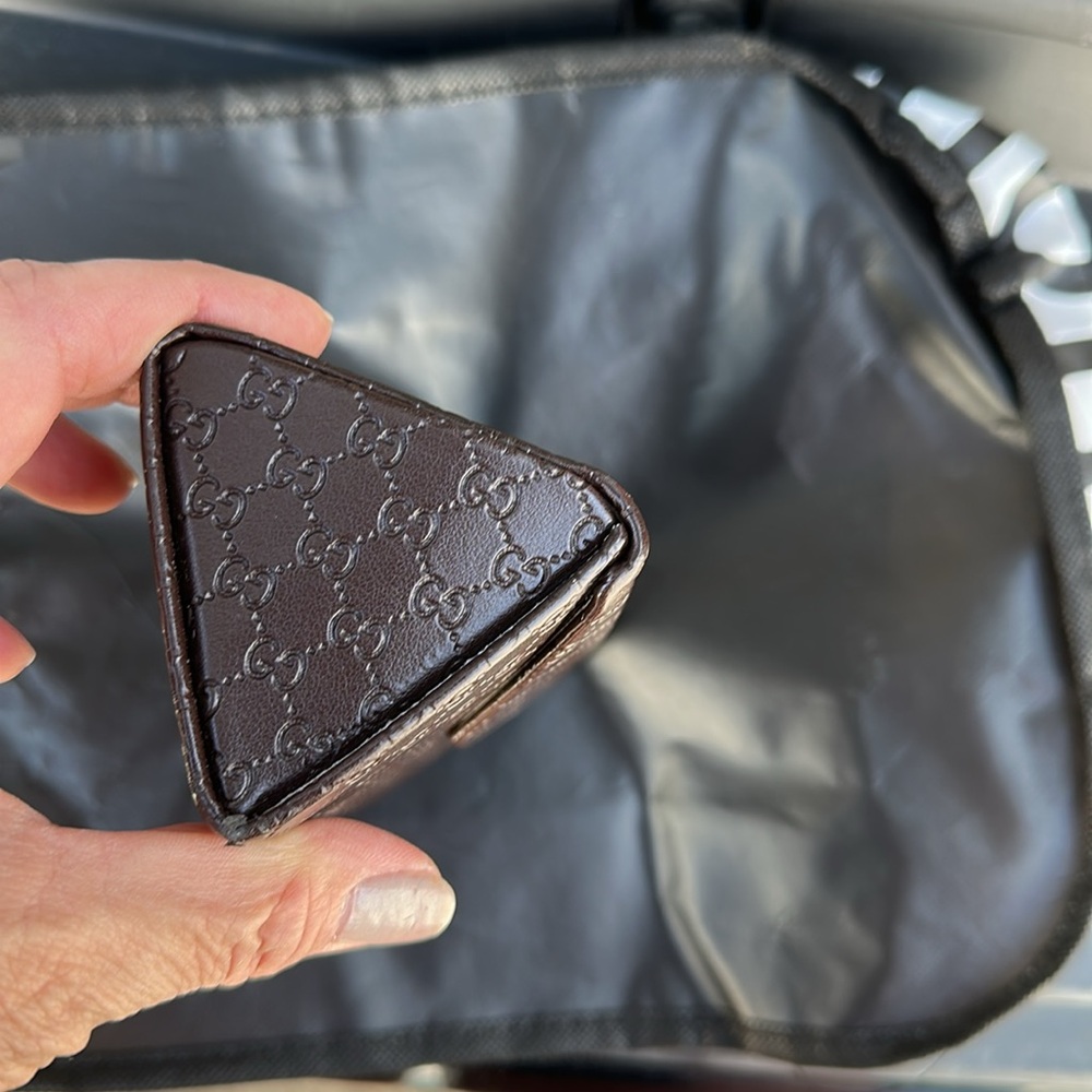 Gucci Brown Monogram glasses case - Picture 4 of 10